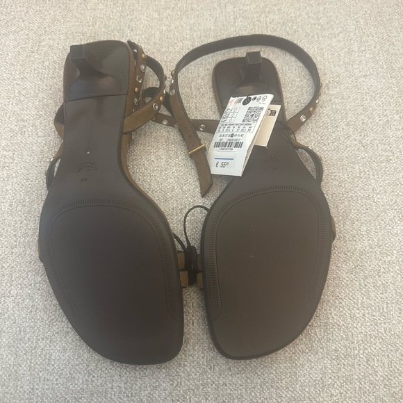 Zara Olive 1.6” Heeled Sandal with Stud Details NWT sz 39/ US 8 Valentino Style - Picture 11 of 16